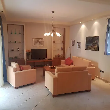 Villa Sol & Mar Golem (Tirana)